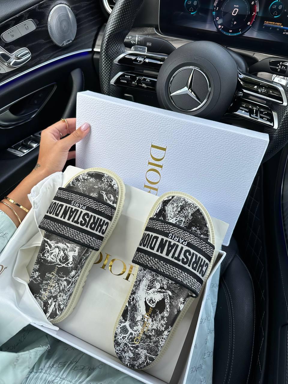 Dior Slides Black/White