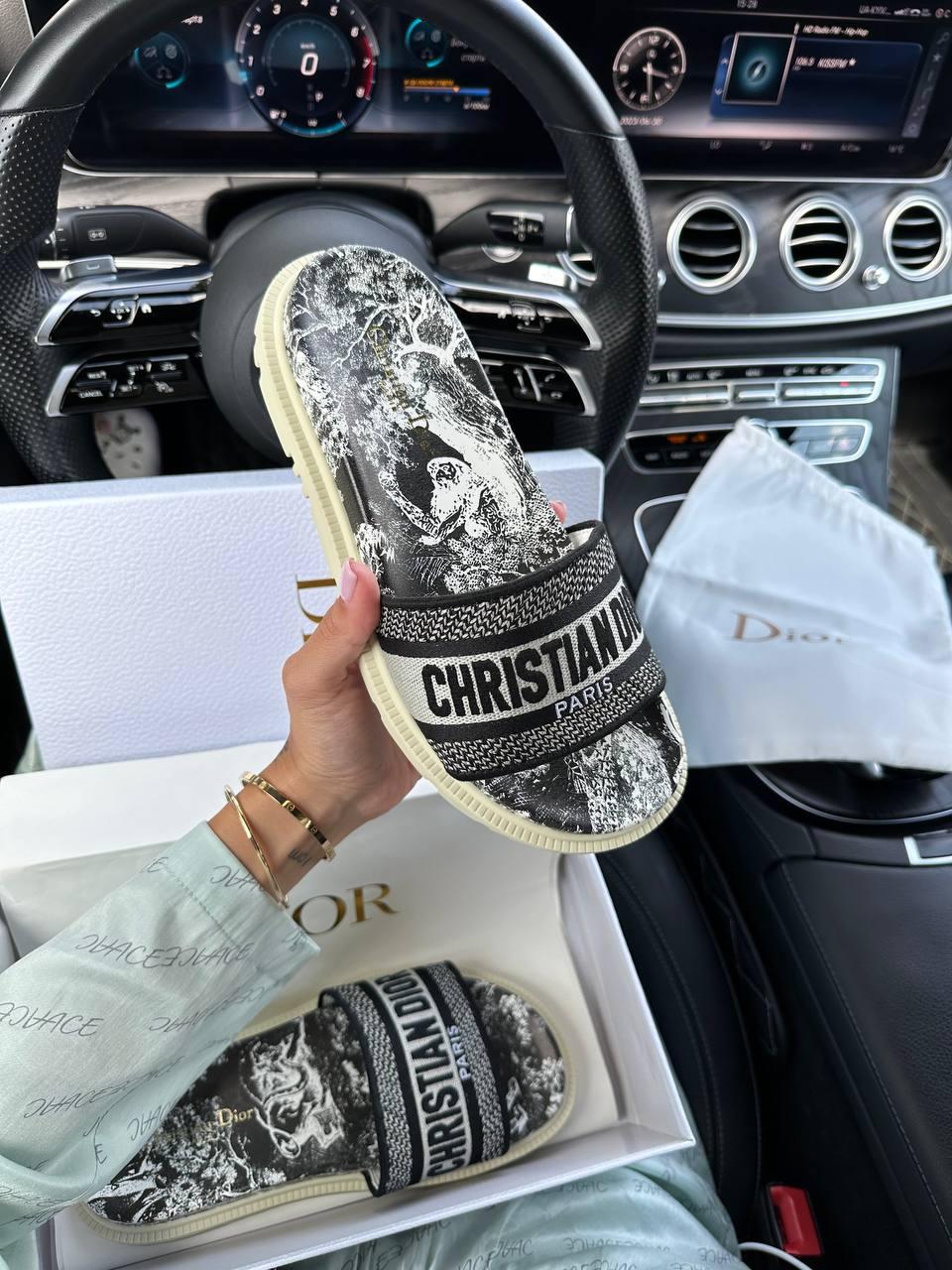 Dior Slides Black/White