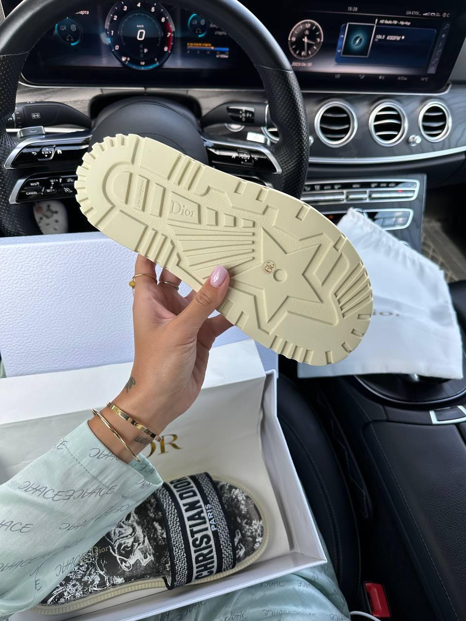 Dior Slides Black/White