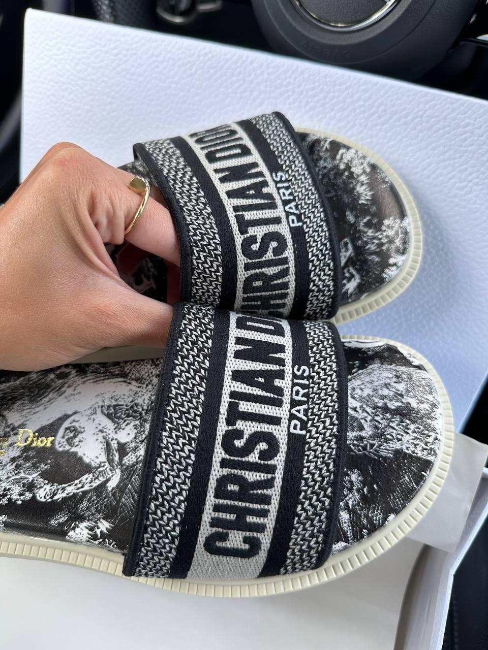 Dior Slides Black/White