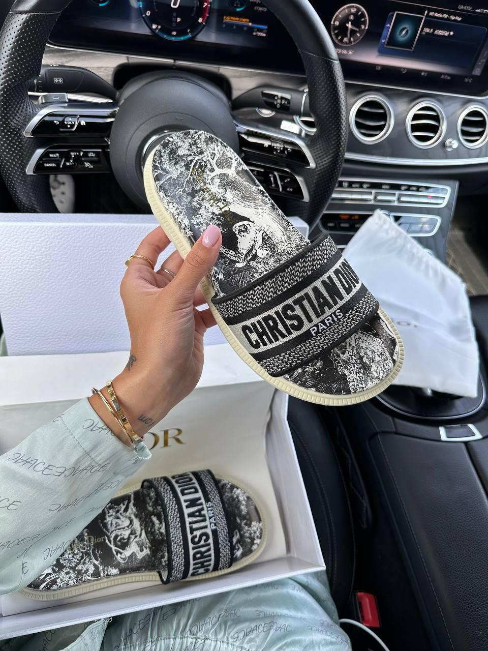 Dior Slides Black/White