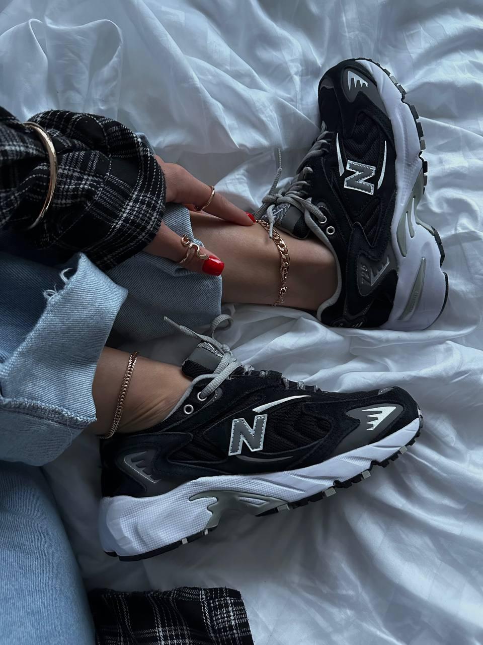 NEW BALANCE 725 Black/White