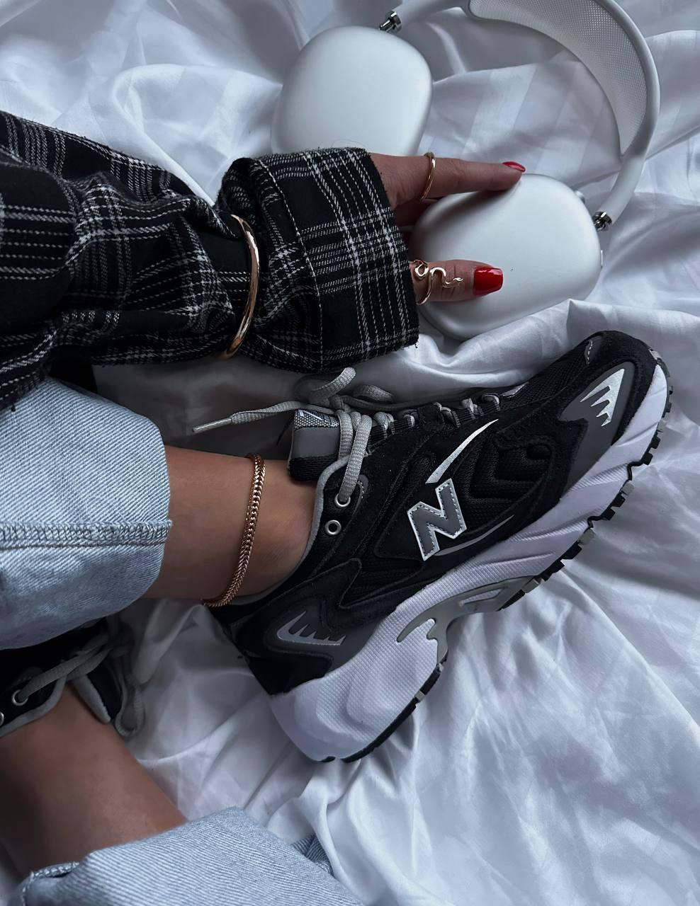 NEW BALANCE 725 Black/White