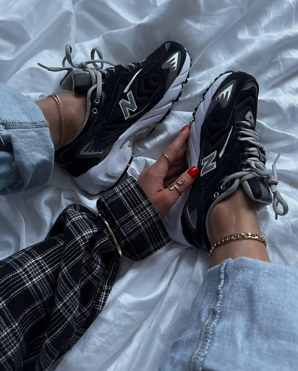 NEW BALANCE 725 Black/White