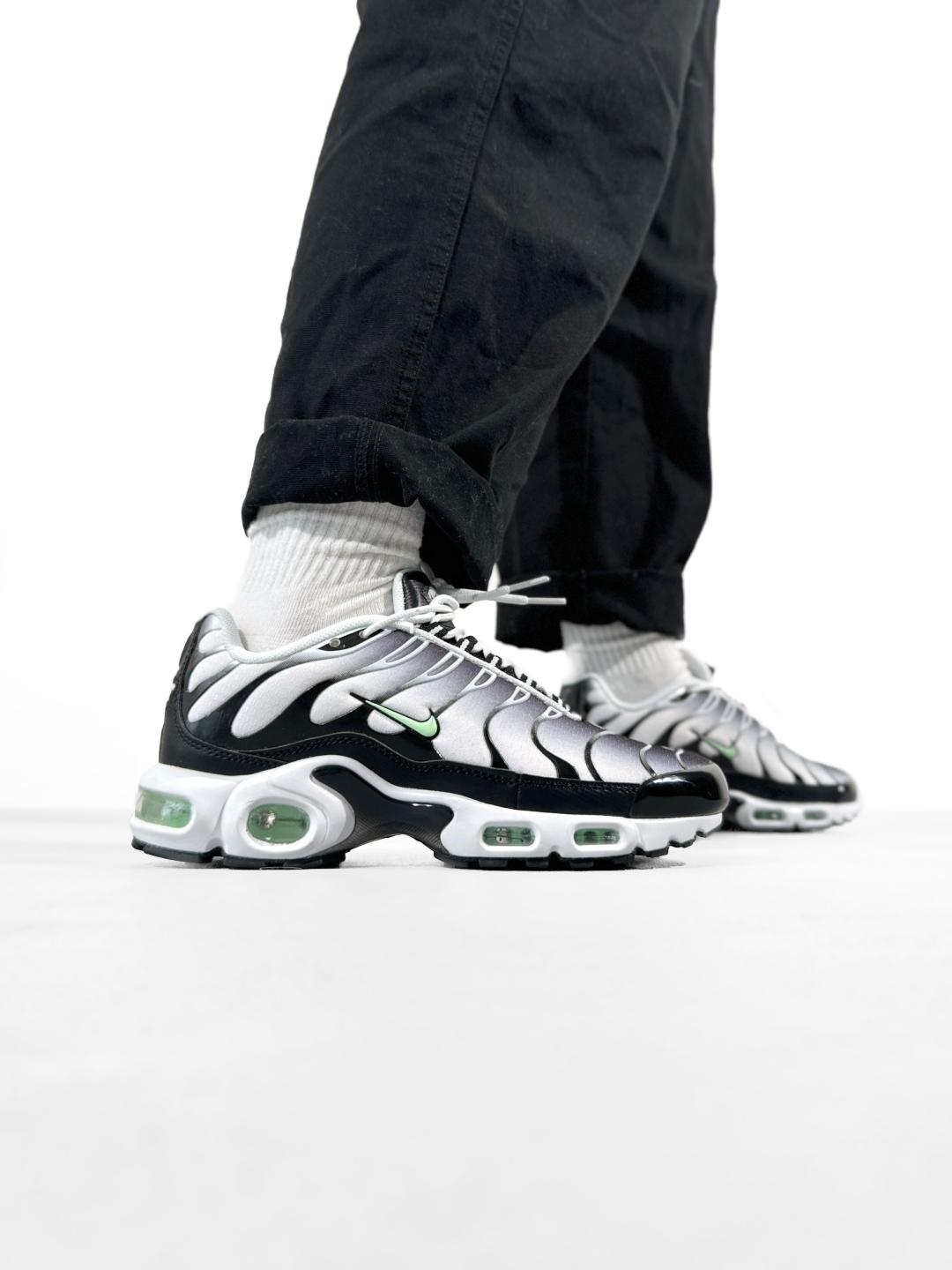 Nike Air Max TN Plus White Black Mint