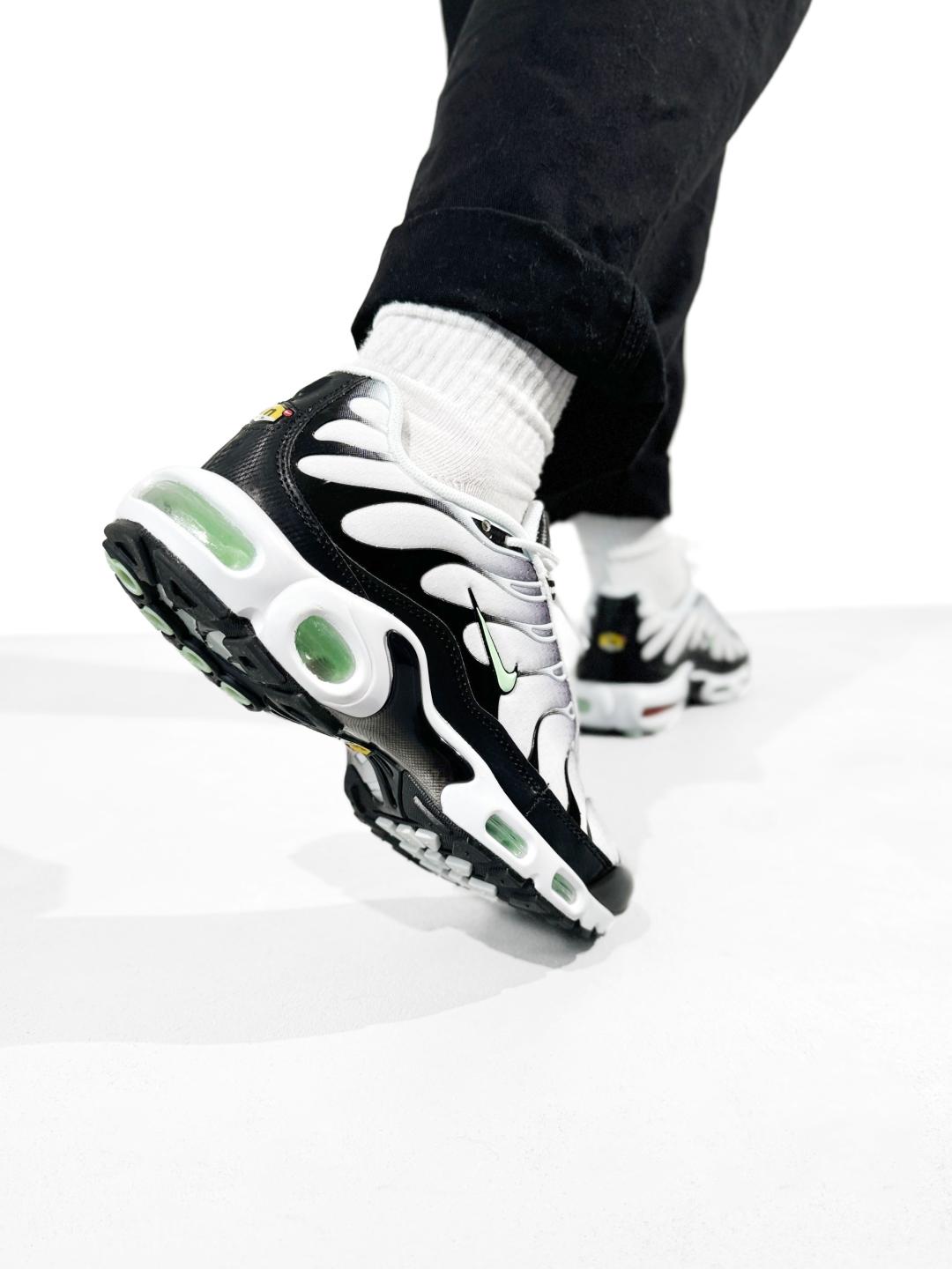 Nike Air Max TN Plus White Black Mint