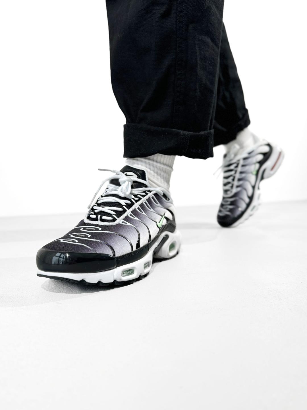 Nike Air Max TN Plus White Black Mint