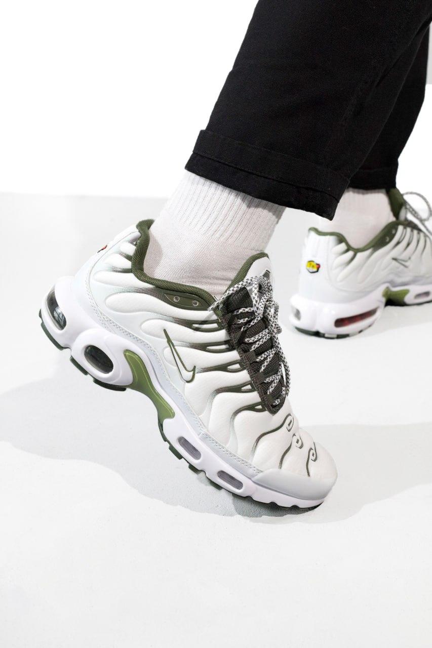 Nike Air Max Plus TN Light Bone Olive