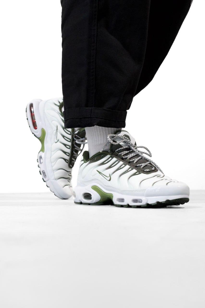 Nike Air Max Plus TN Light Bone Olive