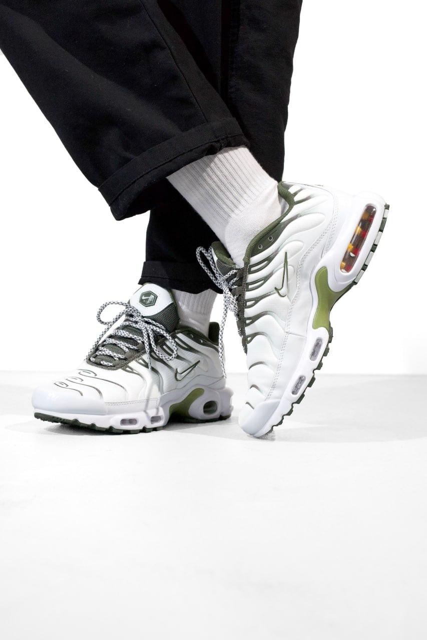 Nike Air Max Plus TN Light Bone Olive