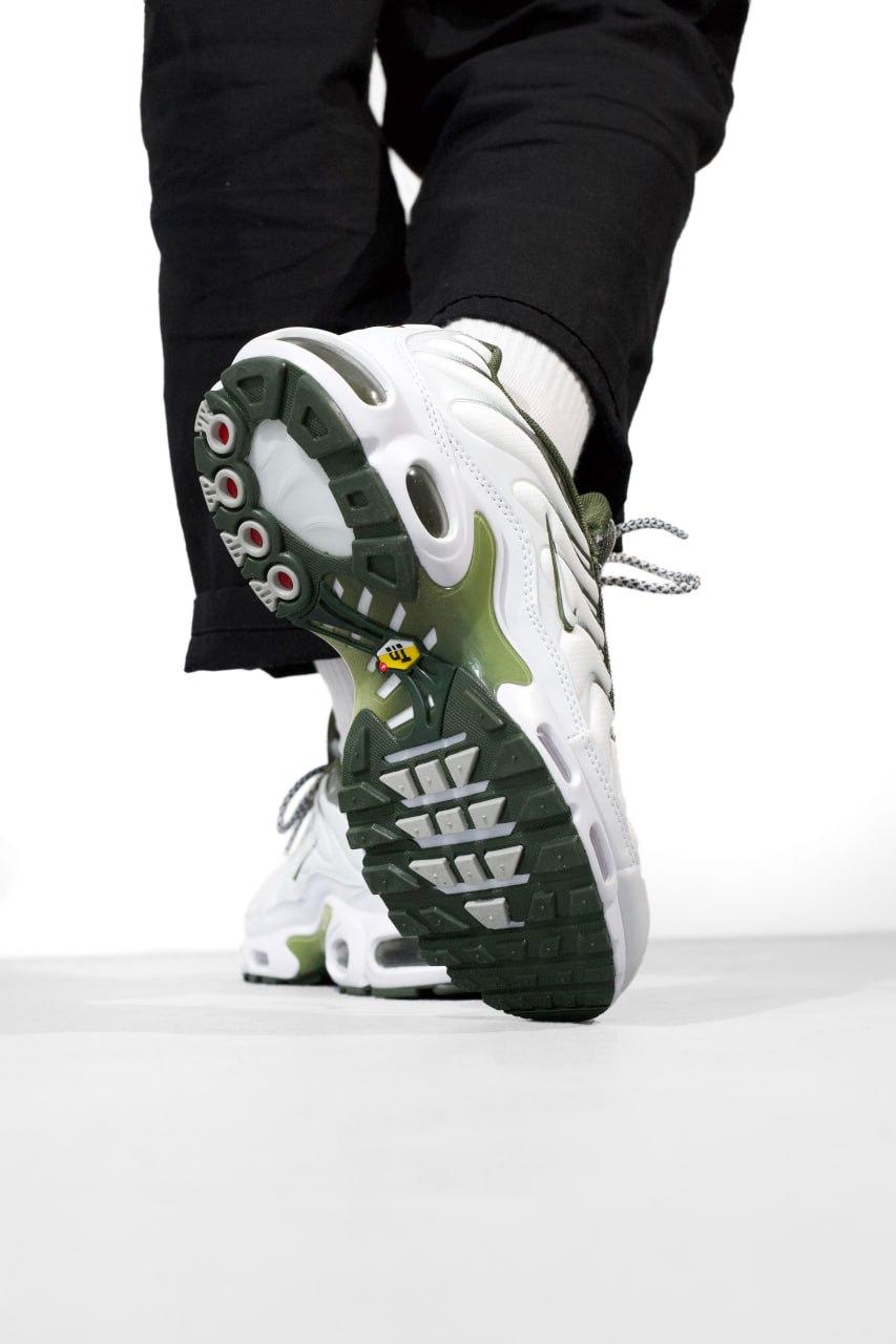 Nike Air Max Plus TN Light Bone Olive