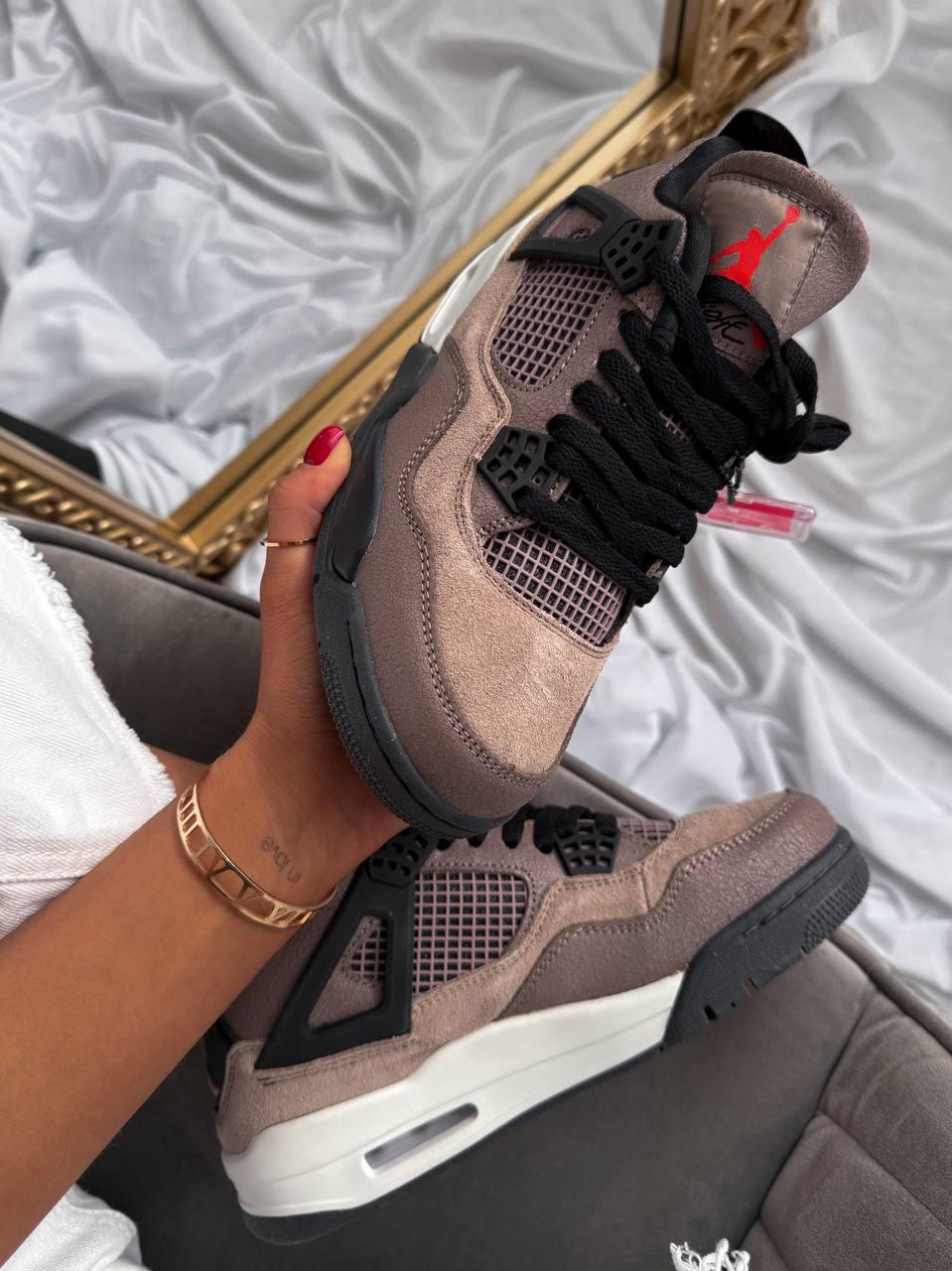 Air Jordan 4 Retro SE “Taupe Haze”