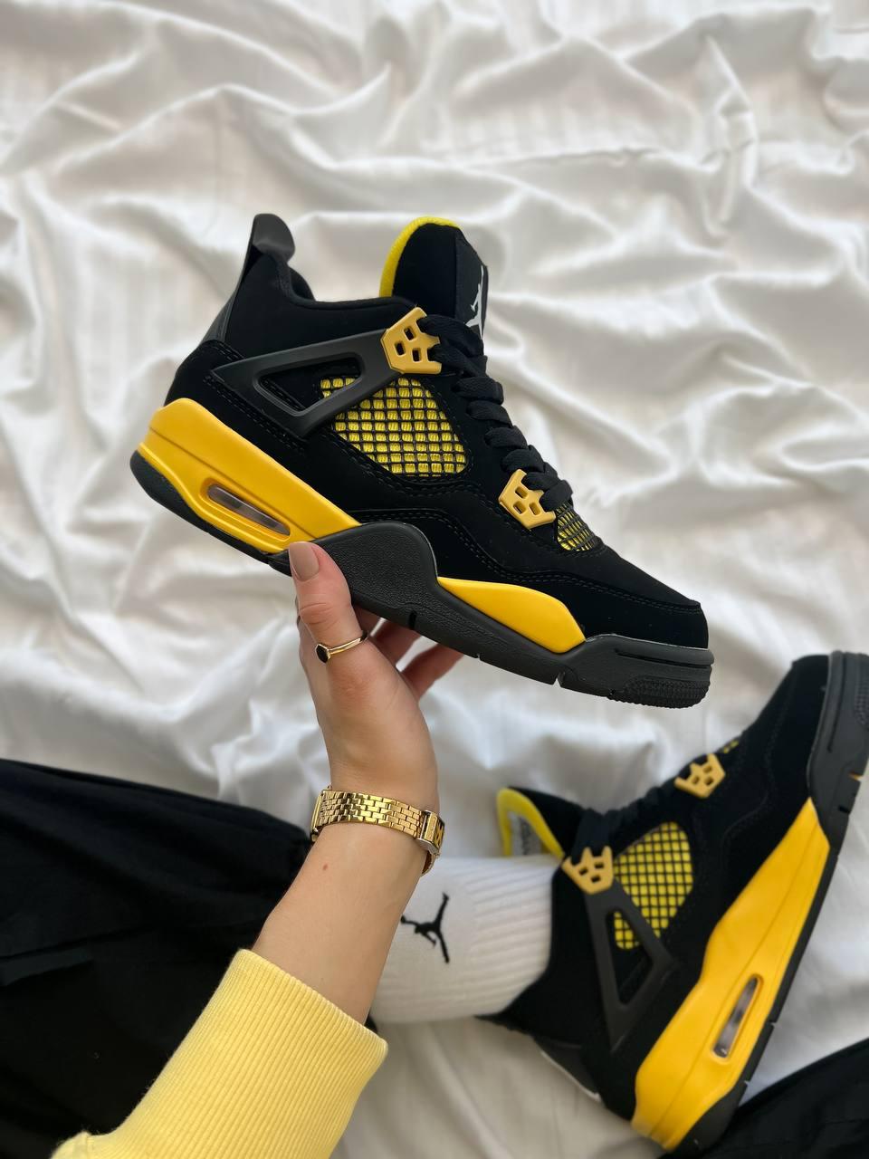 Nike Air Jordan 4 Thunder 2023