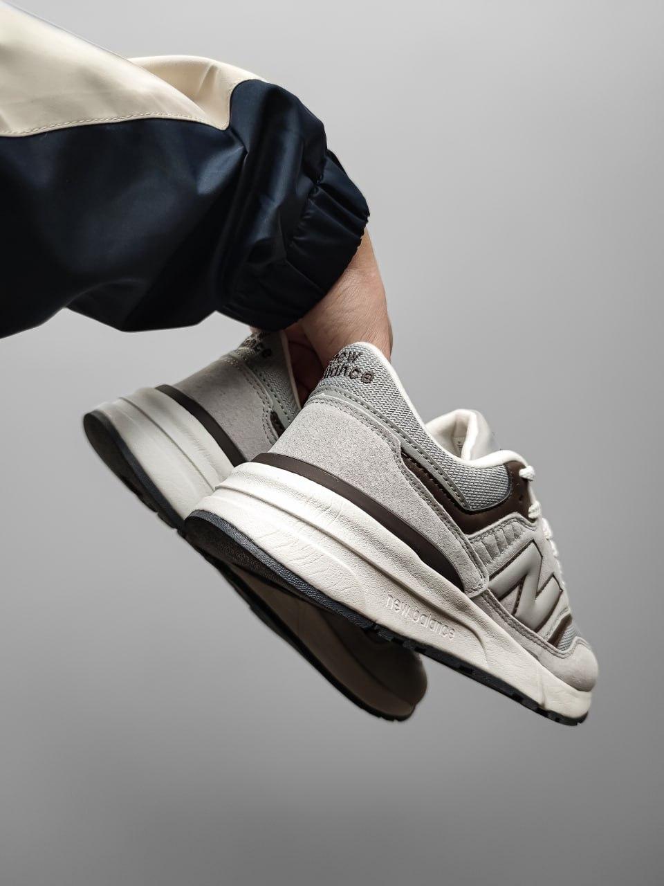 New Balance 997 Gray / Brown