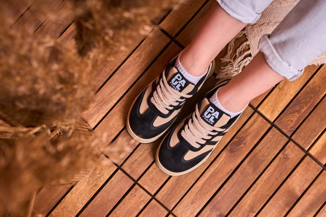 Sneakers 1995 Black Beige