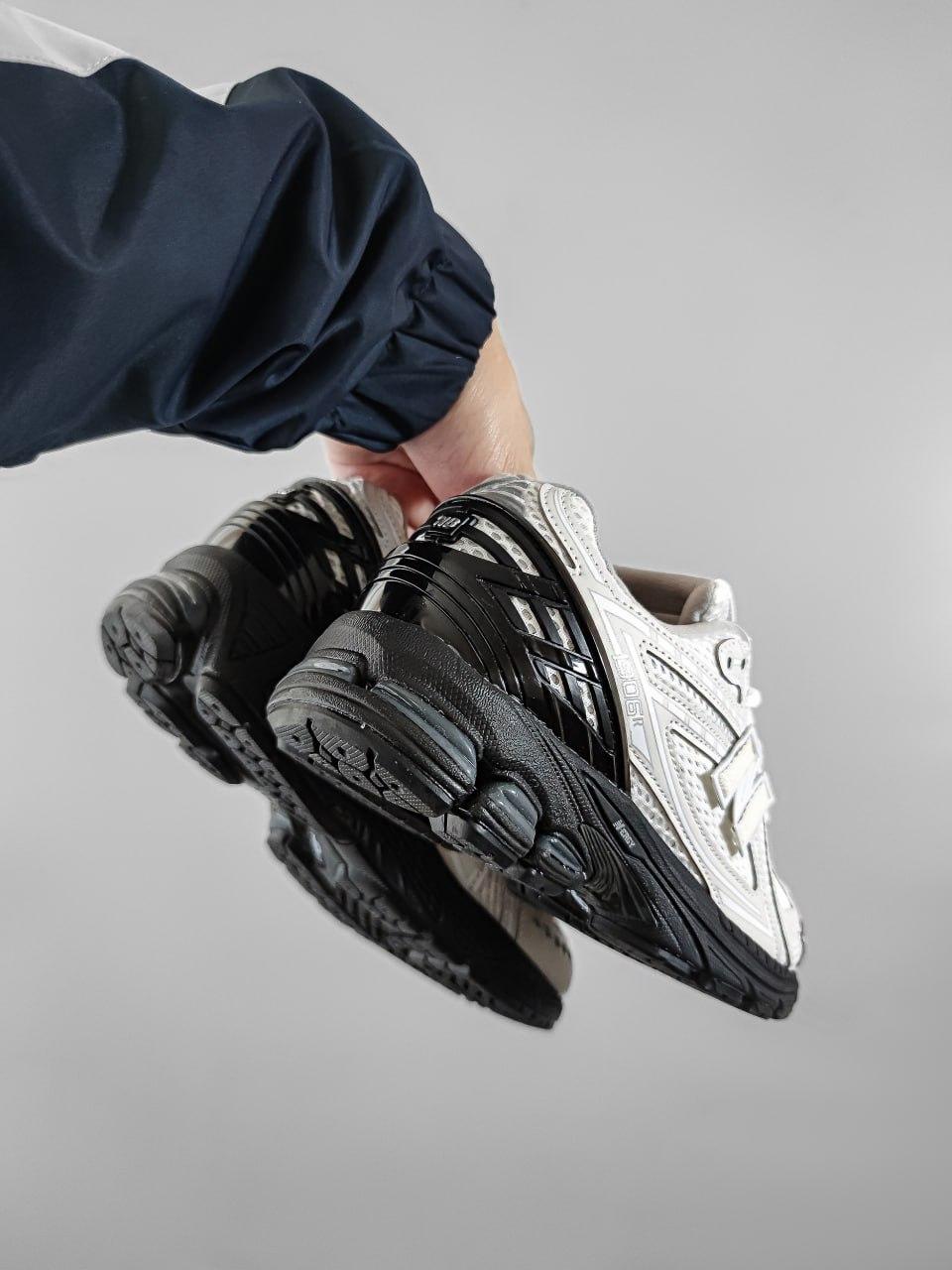 New Balance 1906R Gray Black