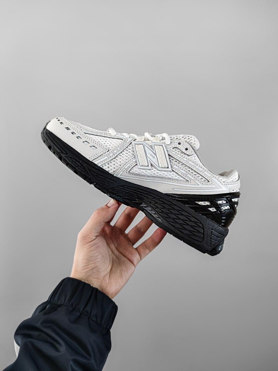 New Balance 1906R Gray Black