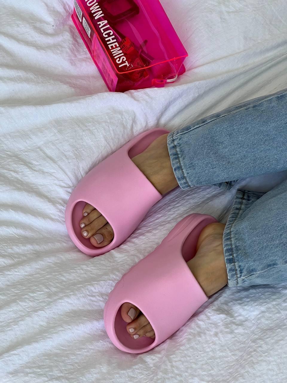 Adidas Yeezy Slide Pink