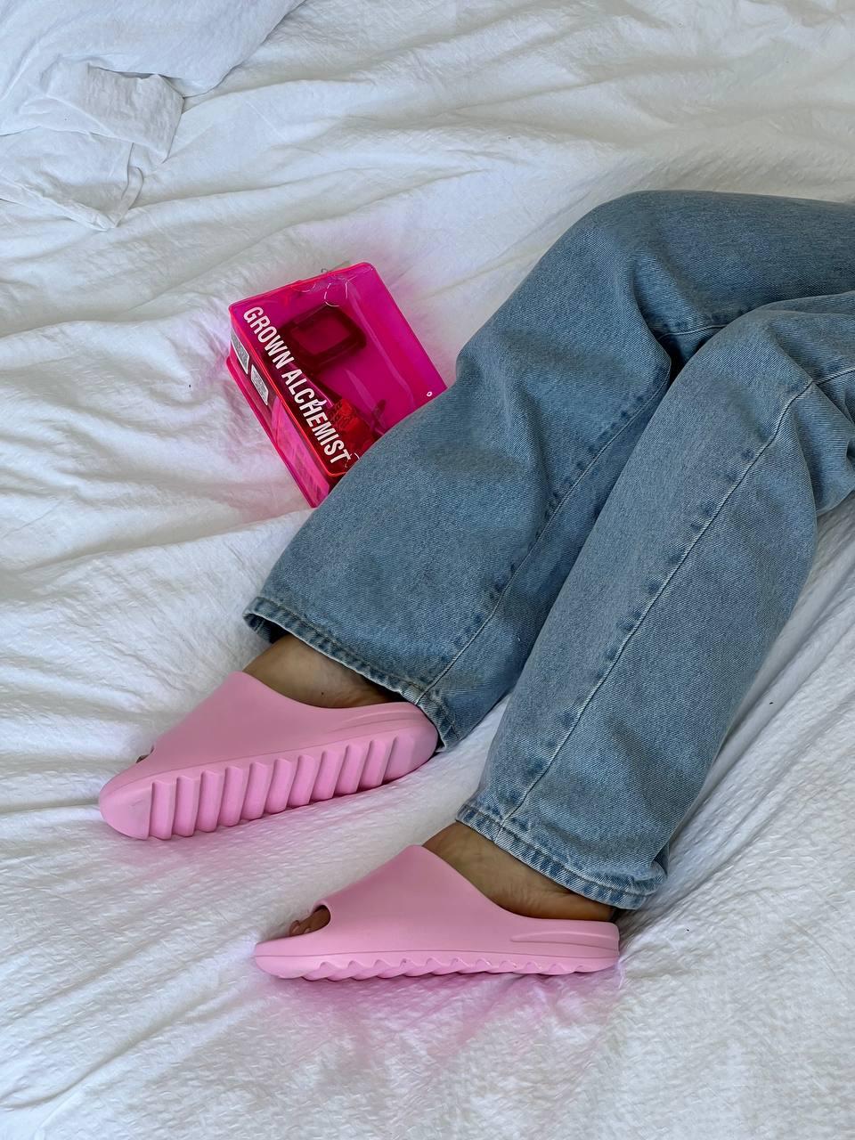 Adidas Yeezy Slide Pink