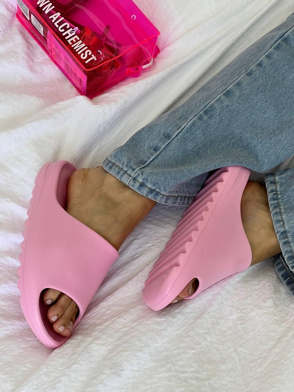 Adidas Yeezy Slide Pink