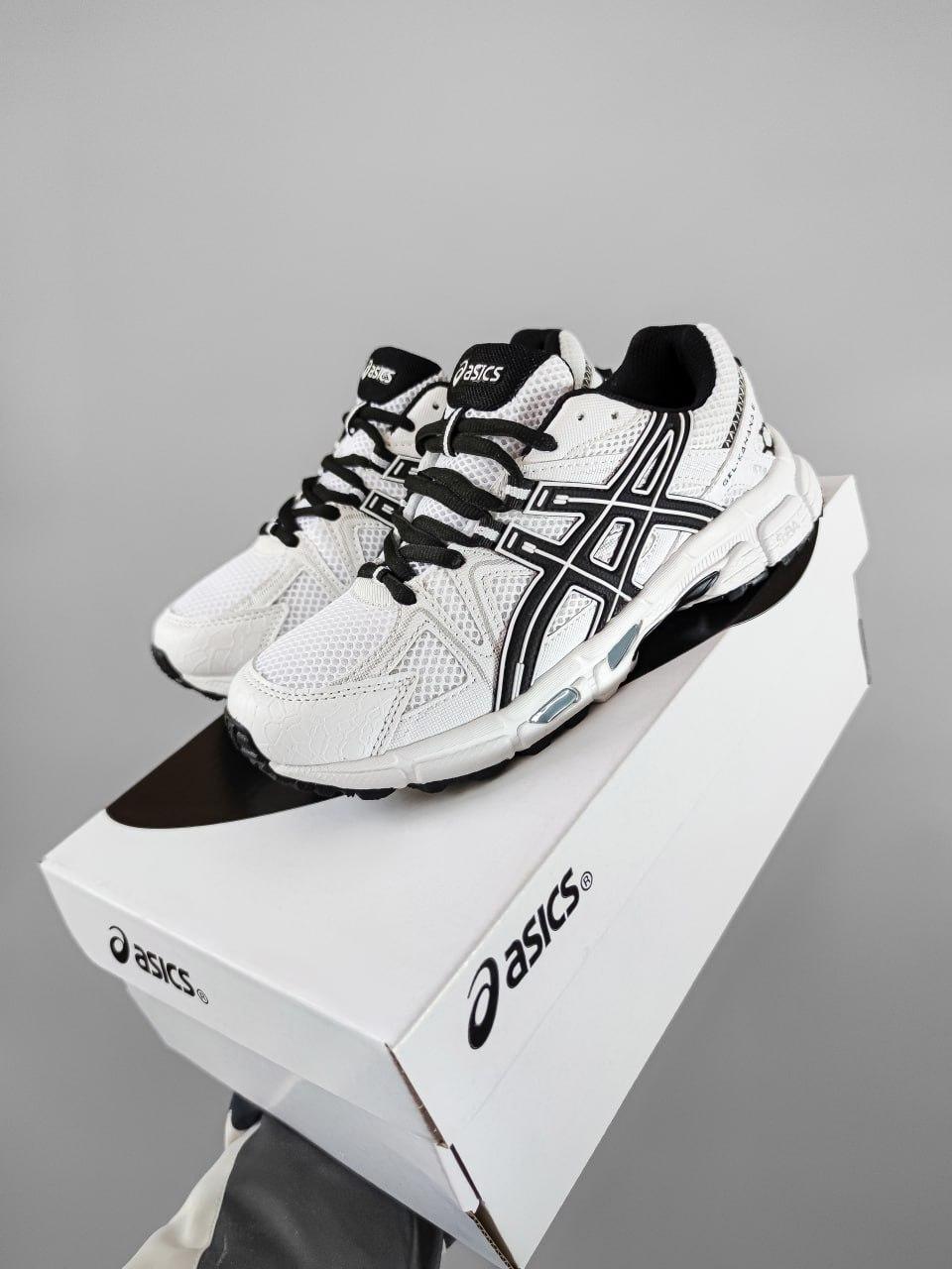 Asics Gel Kahana 8 White/Black v4