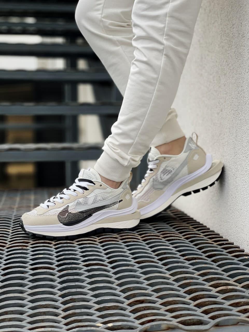 Nike VaporWaffle Sport Fuschia x Sacai Beige