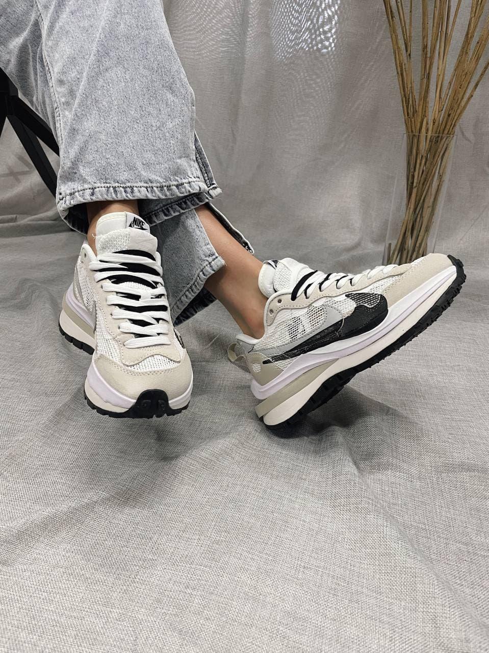 Nike VaporWaffle Sport Fuschia x Sacai Beige