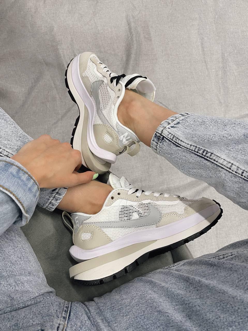 Nike VaporWaffle Sport Fuschia x Sacai Beige