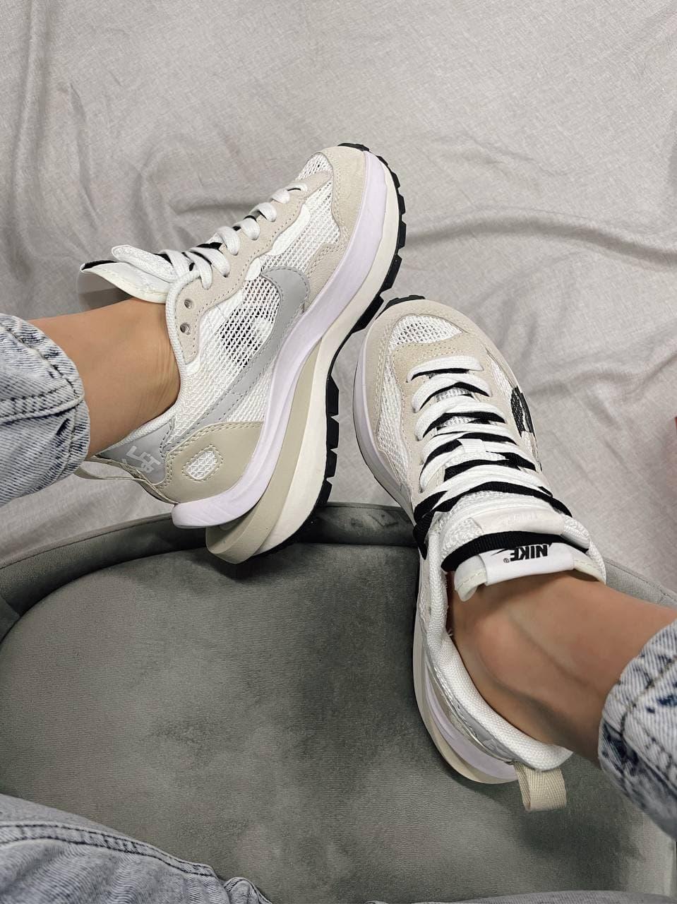 Nike VaporWaffle Sport Fuschia x Sacai Beige