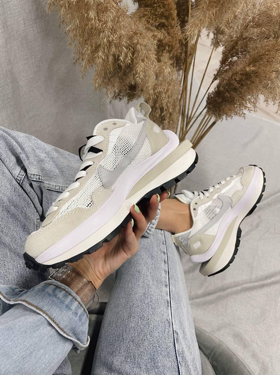 Nike VaporWaffle Sport Fuschia x Sacai Beige