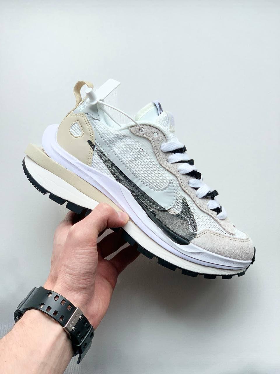 Nike VaporWaffle Sport Fuschia x Sacai Beige