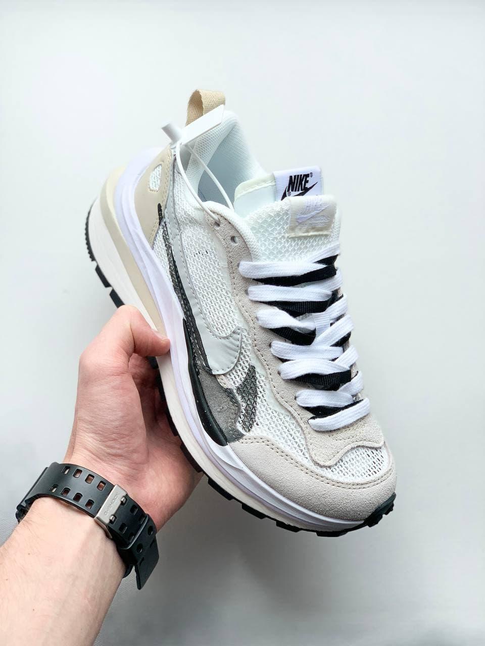 Nike VaporWaffle Sport Fuschia x Sacai Beige