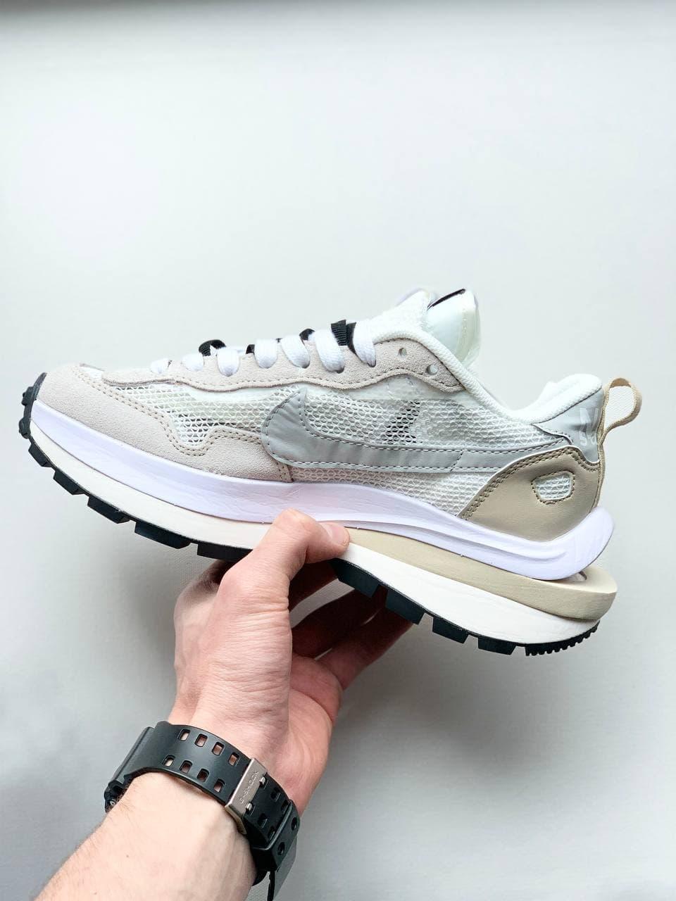 Nike VaporWaffle Sport Fuschia x Sacai Beige
