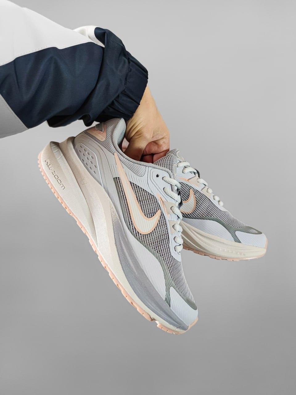 Nike Zoom Inferno 3 Light gray
