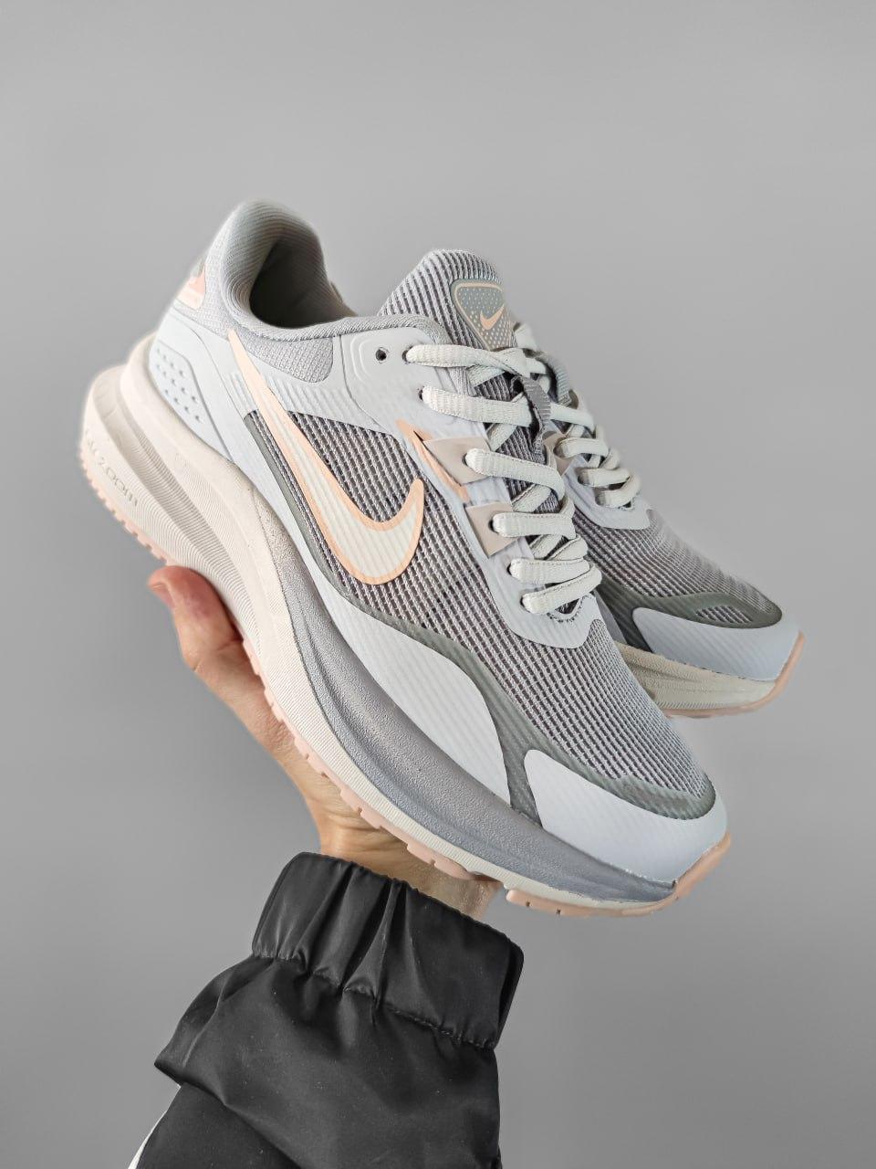 Nike Zoom Inferno 3 Light gray