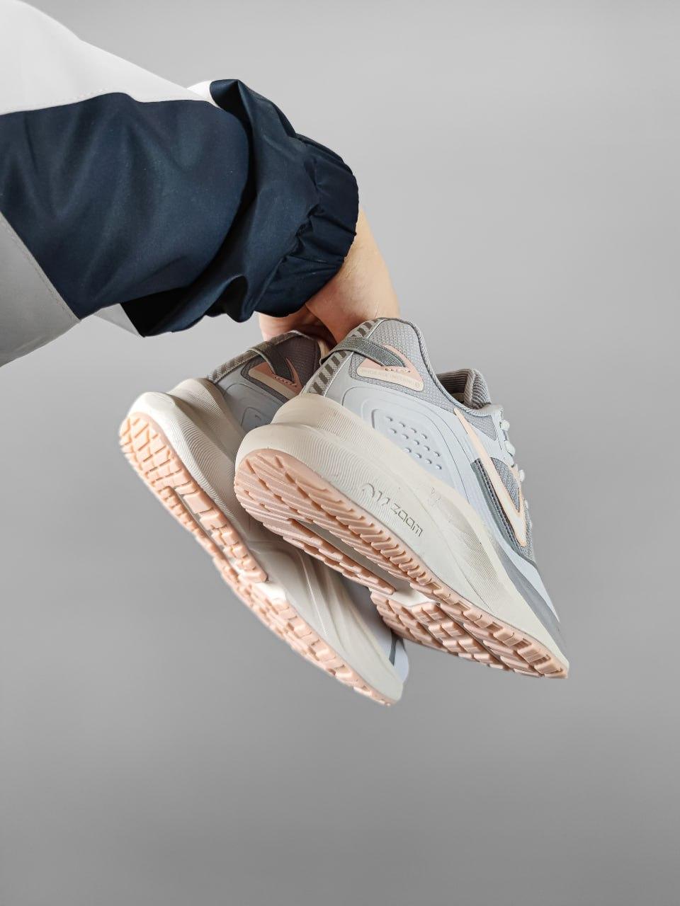 Nike Zoom Inferno 3 Light gray