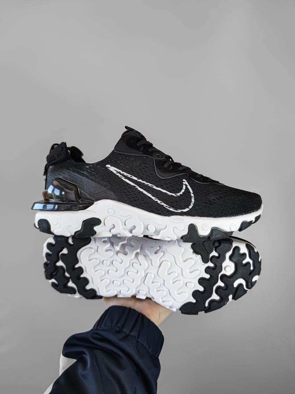 Nike React Vector Black/White