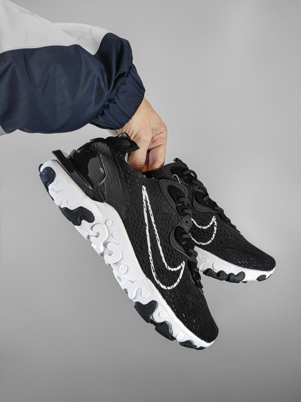Nike React Vector Black/White