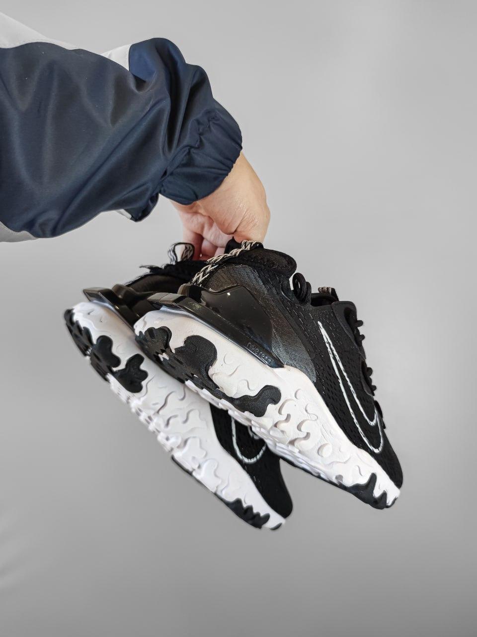 Nike React Vector Black/White