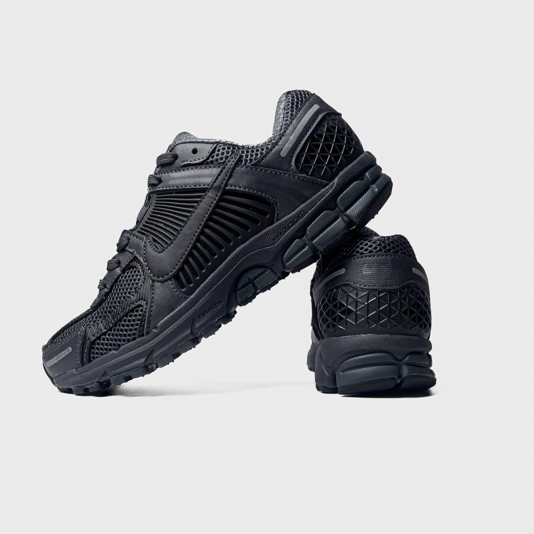 Nike Zoom Vomero 5 Black