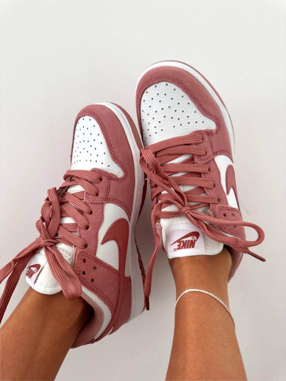 Nike SB Dunk « PINK SUEDE »