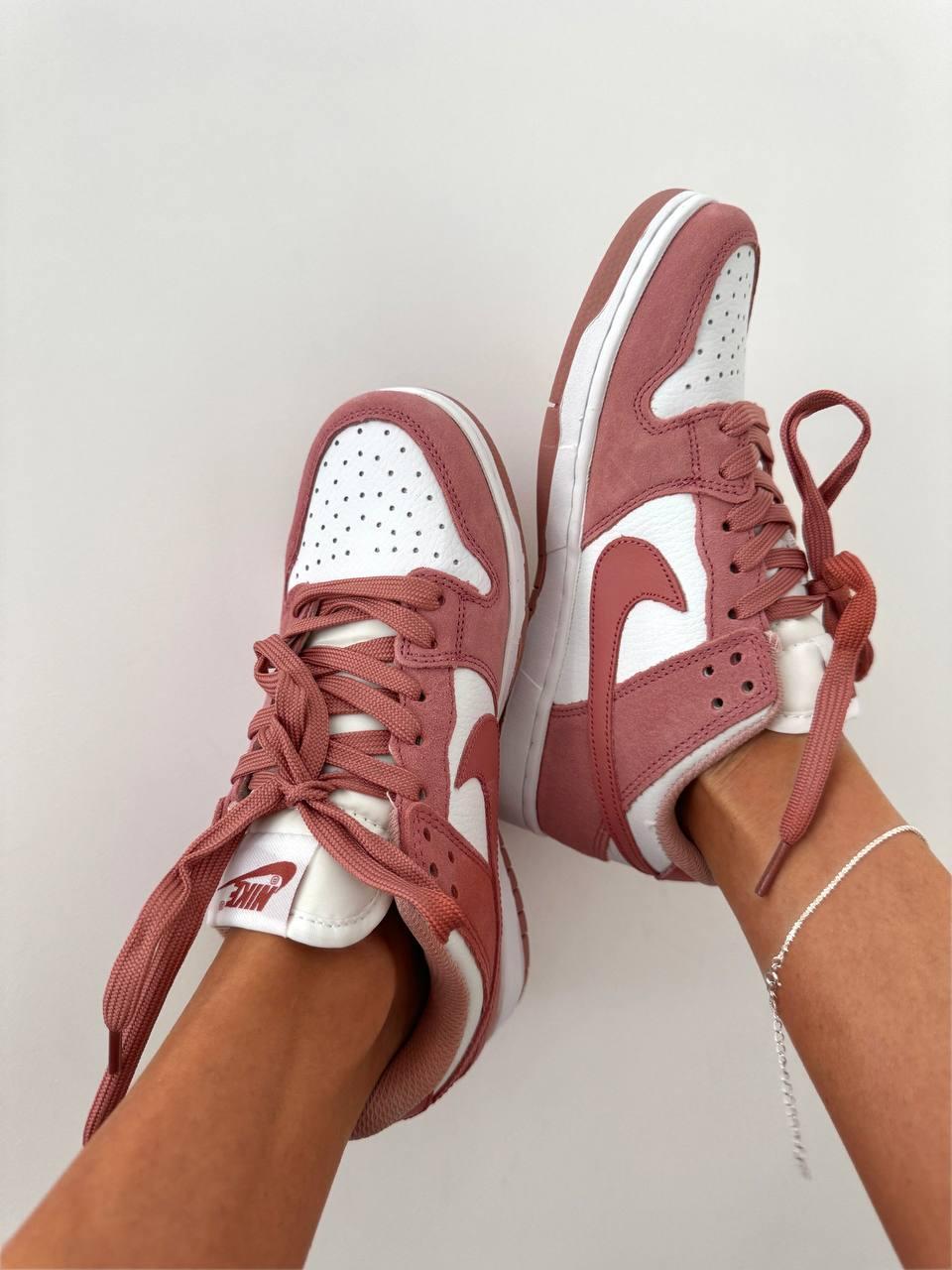 Nike SB Dunk « PINK SUEDE »