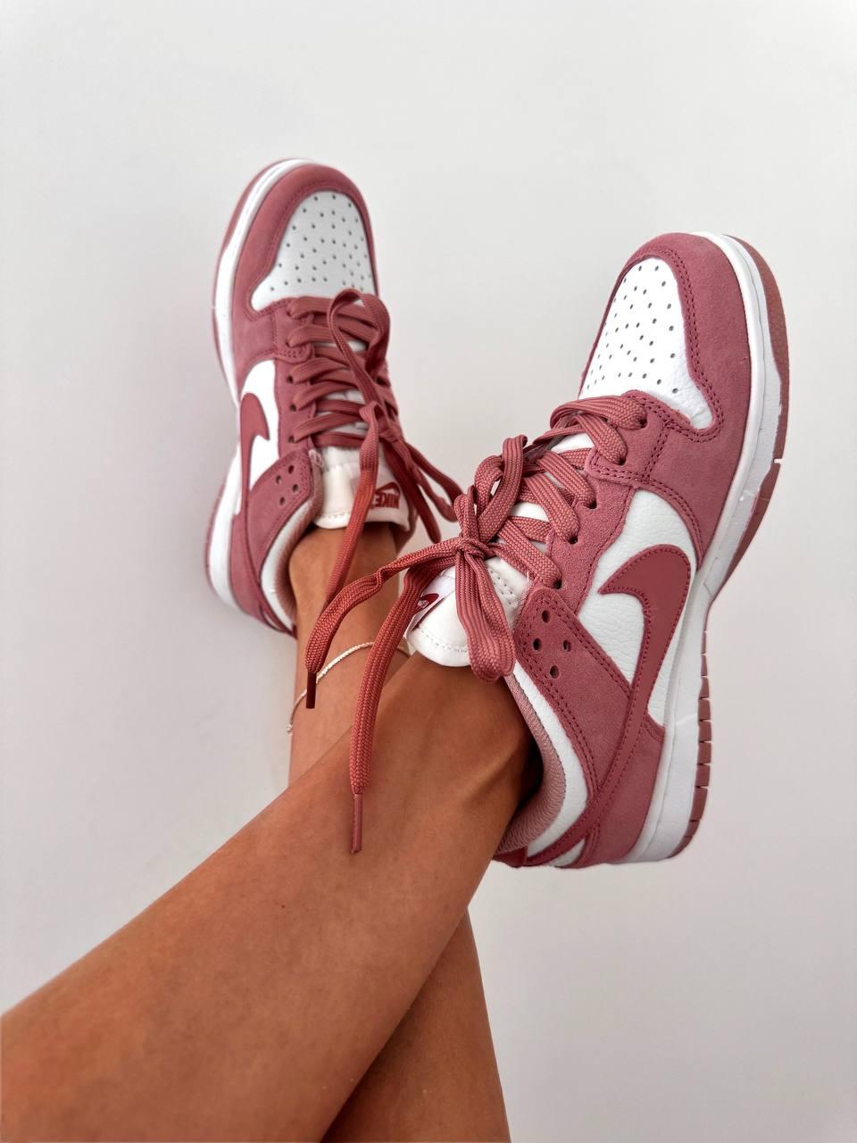 Nike SB Dunk « PINK SUEDE »