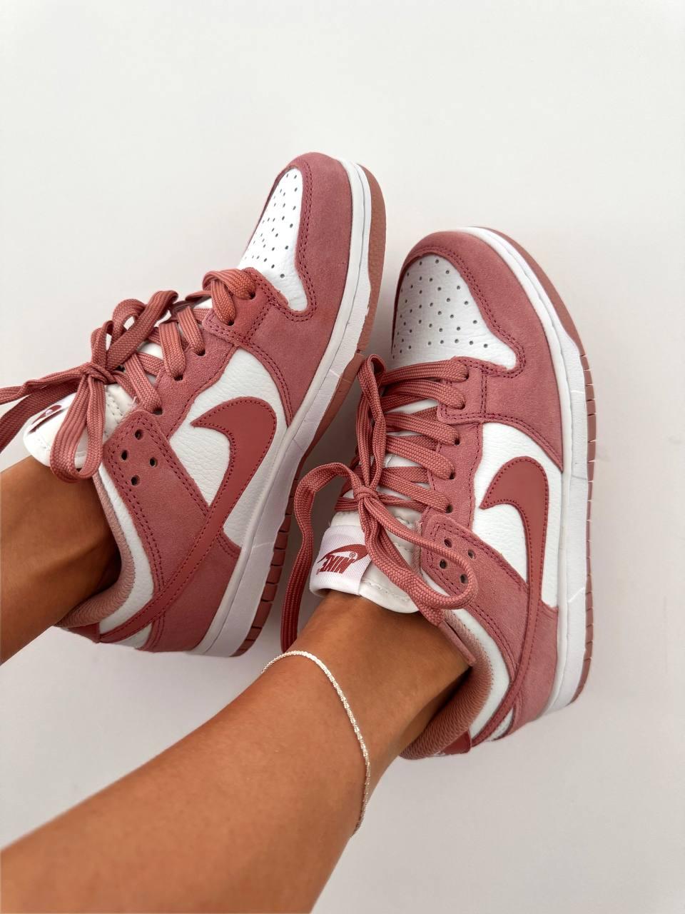 Nike SB Dunk « PINK SUEDE »