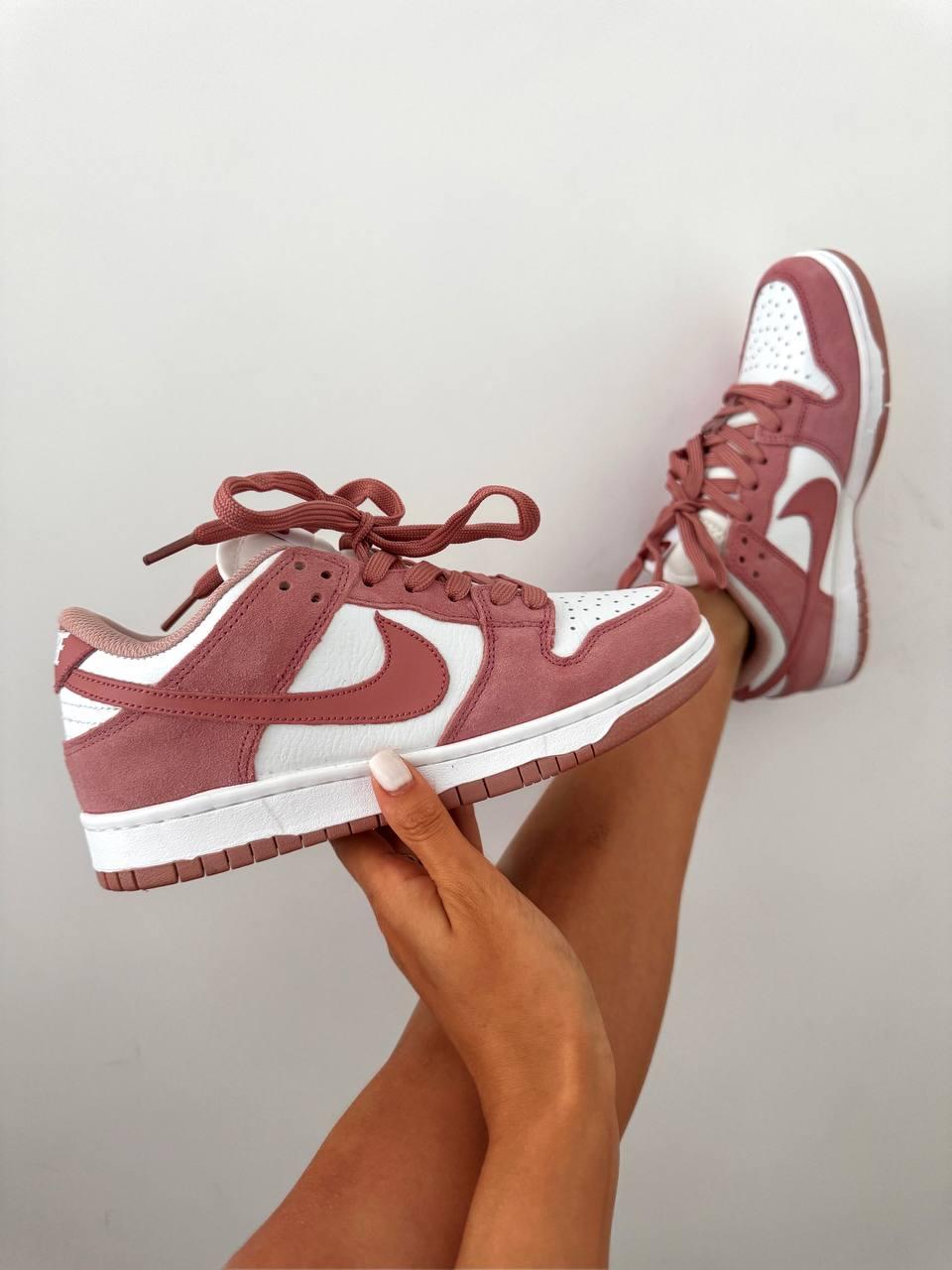 Nike SB Dunk « PINK SUEDE »