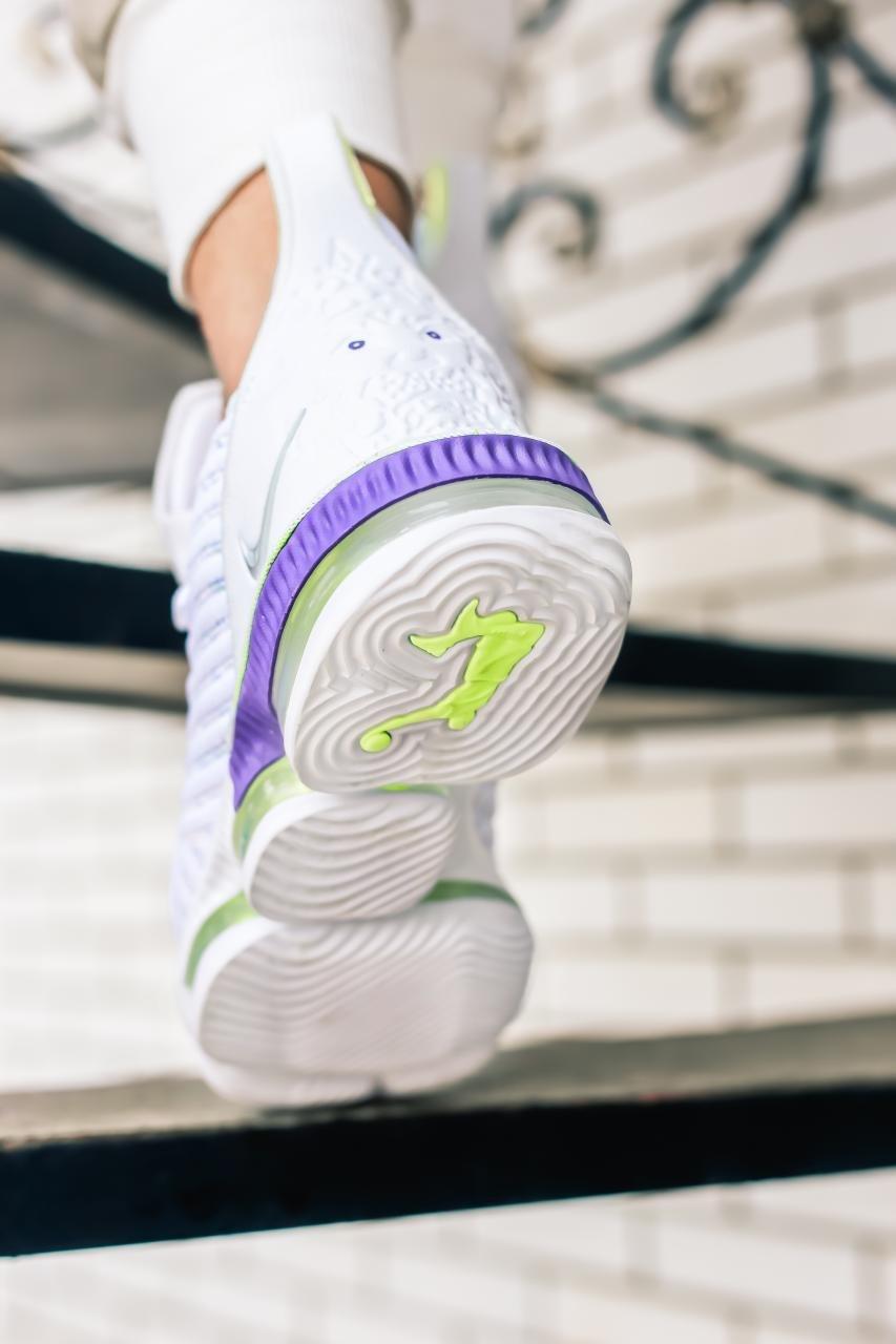 Nike LeBrone 16 Buzz Lightyer