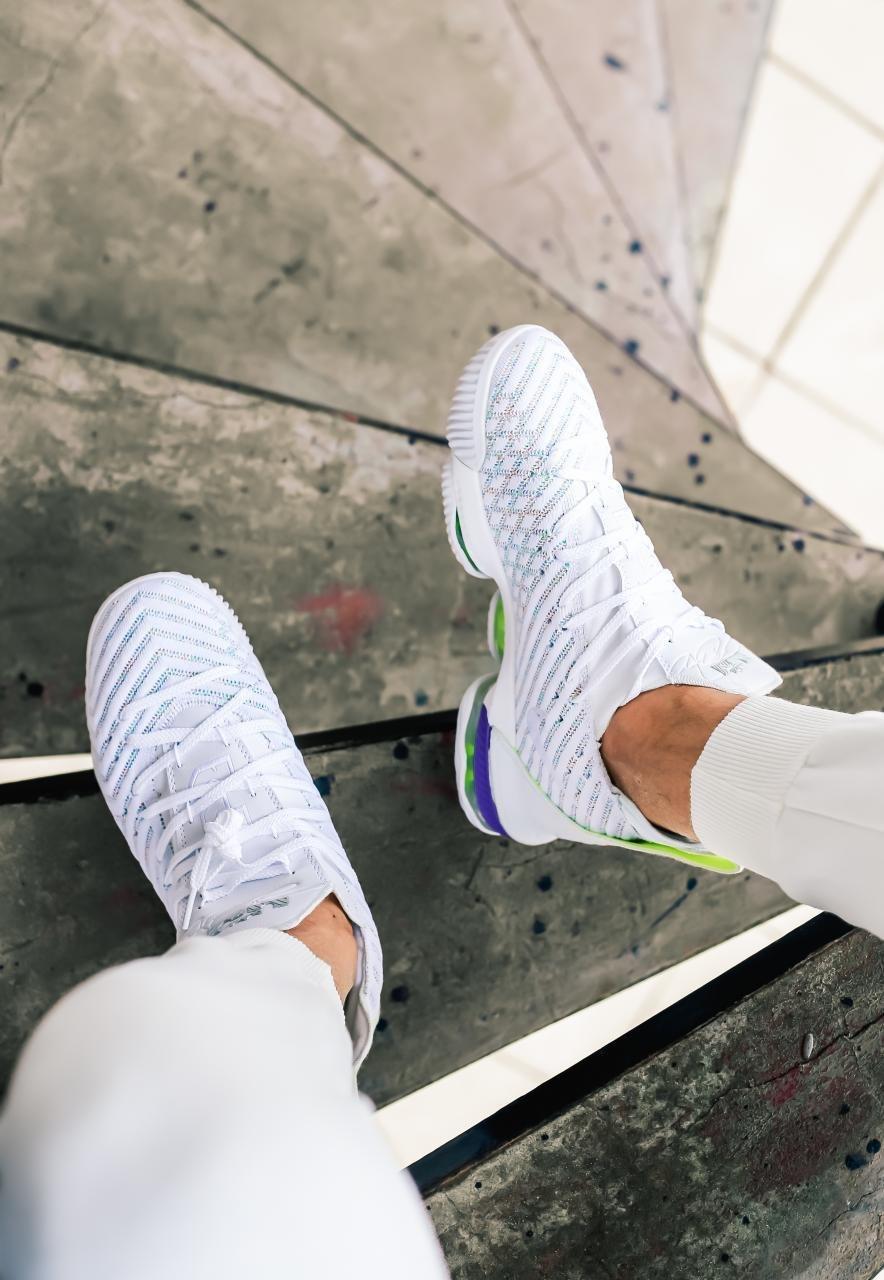 Nike LeBrone 16 Buzz Lightyer
