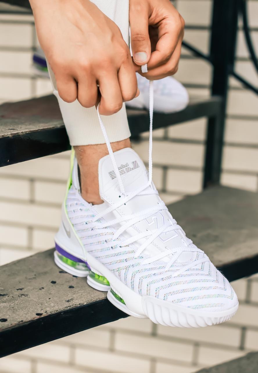 Nike LeBrone 16 Buzz Lightyer