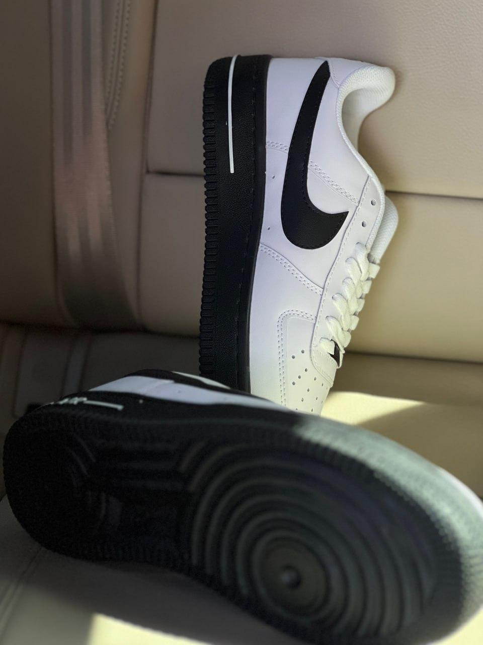 Nike Air Force 1 White/Black Ground