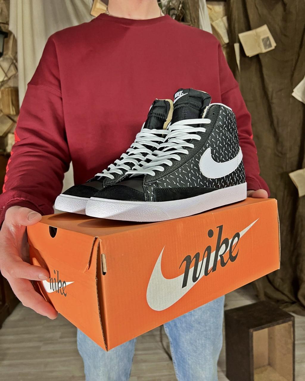 Nike Blazer Mid 77 Polka Swoosh